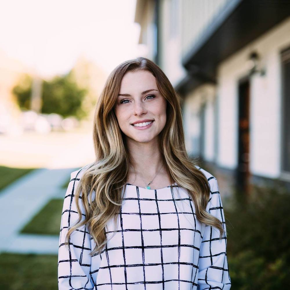 Meet your Posher, Courtney
